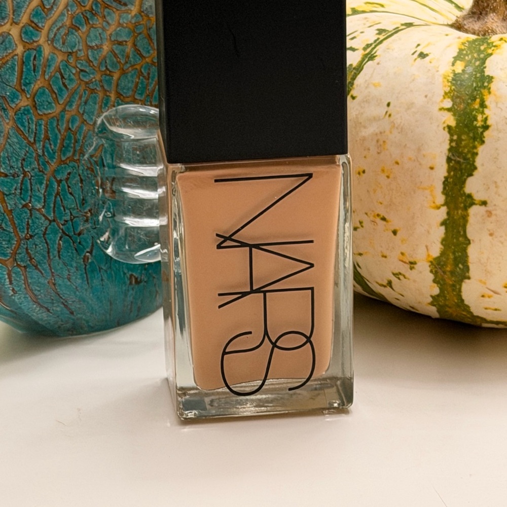 NARS Luminous Foundation - Soft Beige